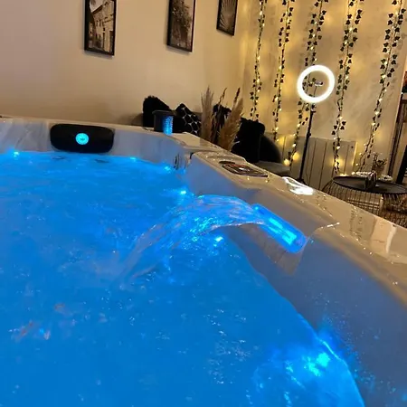 アパート Cosyfull Centre Jacuzzi *