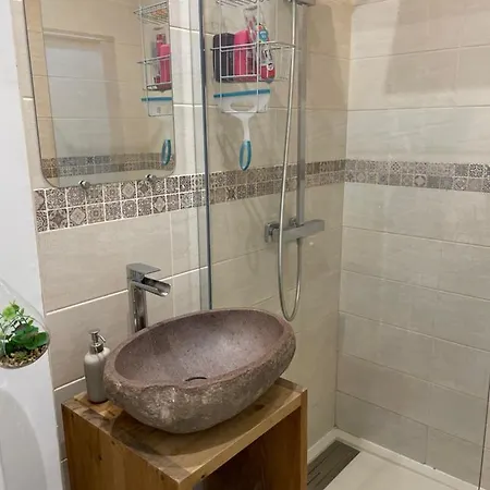 Cosyfull Centre Jacuzzi アパート